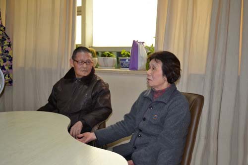 胡爹爹和(hé)梁婆婆合影(yǐng)